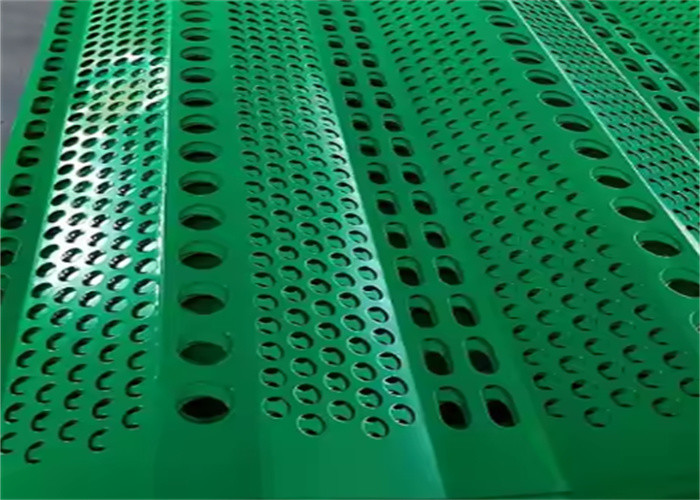 pannelli di recinzione per barriere a vento con rivestimento in polvere galvanizzata verde pannelli perforati forma di foro personalizzata